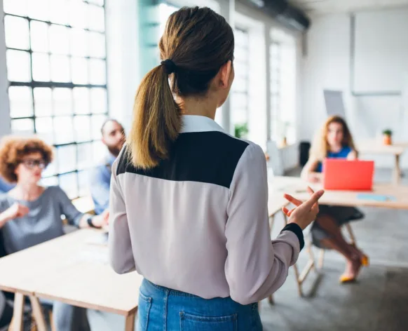 Geschikt voor website docente van achter voor deelnemers in klaslokaal 70